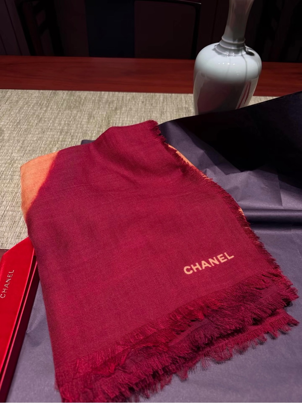 CHANEL VIC gift 2026 red horse soft scarf cashmere No box Used once - Picture 1 of 9